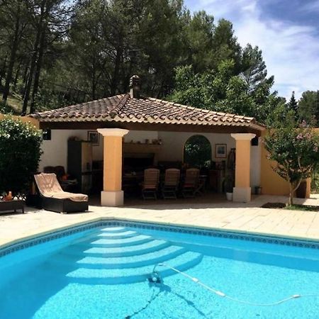 Les Restanques - Chambre D'Hotes Cuges-les-Pins Exterior foto